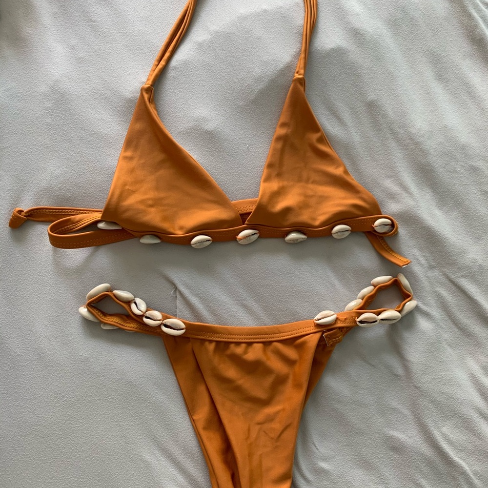 Bikini with shells